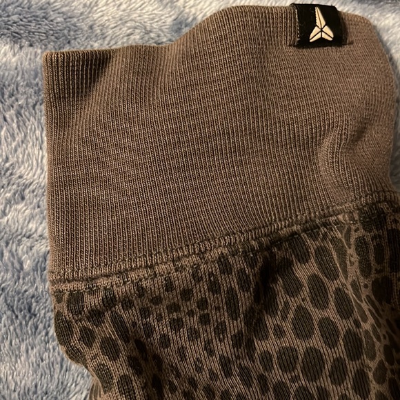 Kobe Bryant x Nike "KB24" Hoodie - Picture 5 of 8